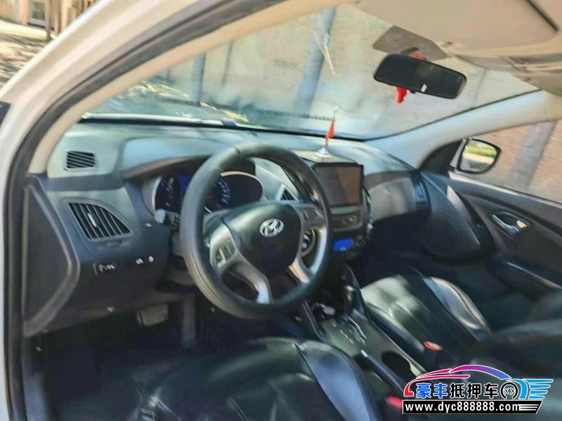 16年现代ix35轿车抵押车出售