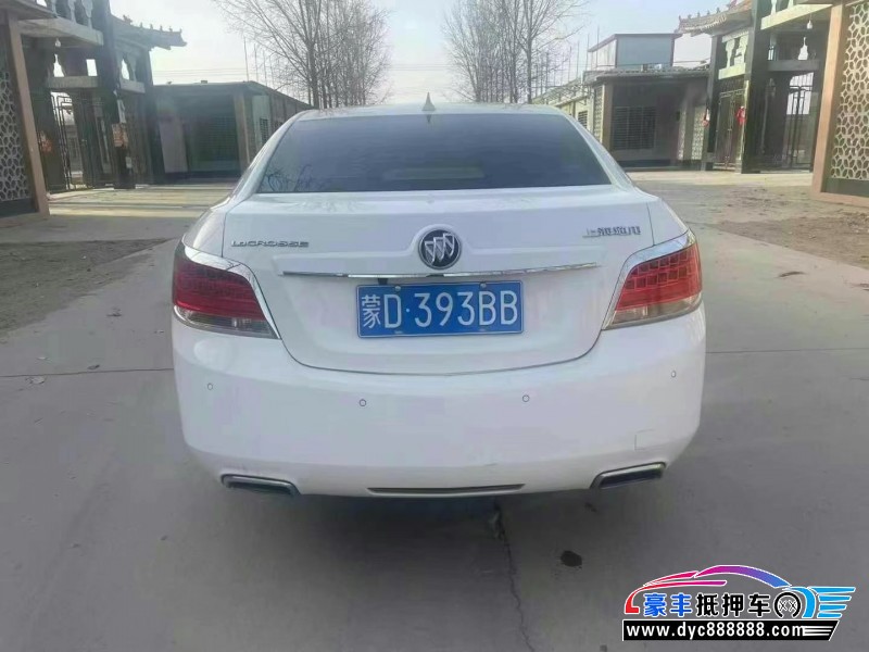 13年别克君越轿车抵押车出售