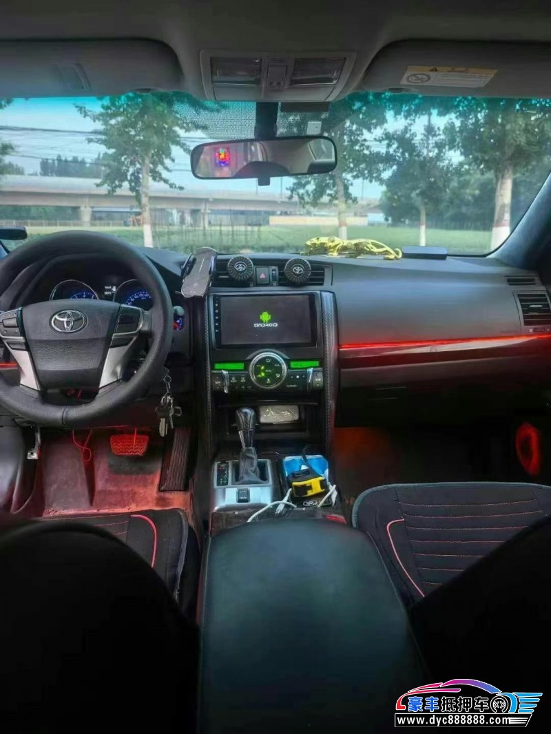 12年丰田锐志轿车抵押车出售