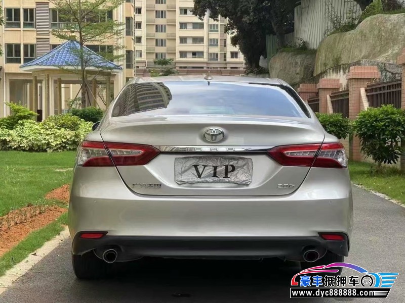 22年丰田凯美瑞轿车抵押车出售