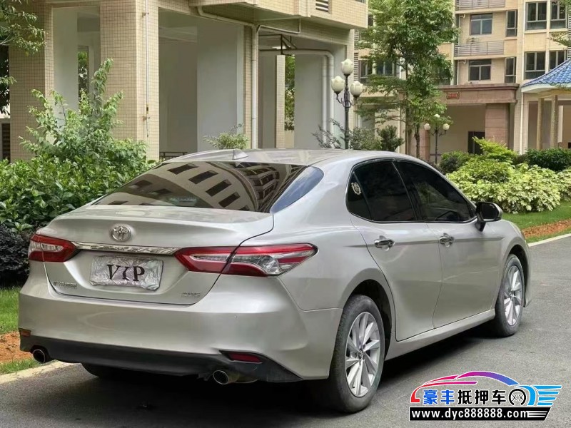 22年丰田凯美瑞轿车抵押车出售