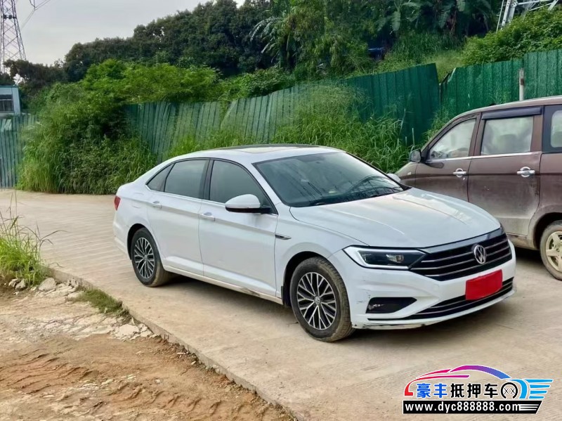 19年大众速腾轿车抵押车出售