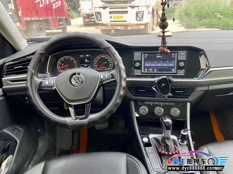 19年大众速腾轿车抵押车出售