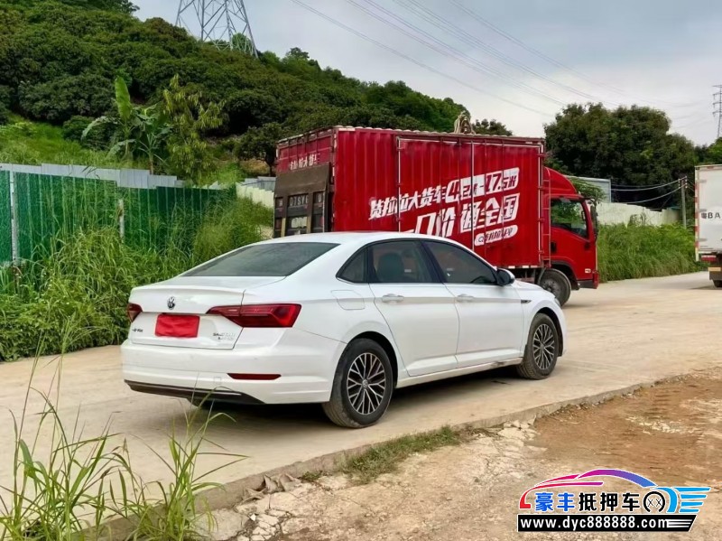 19年大众速腾轿车抵押车出售