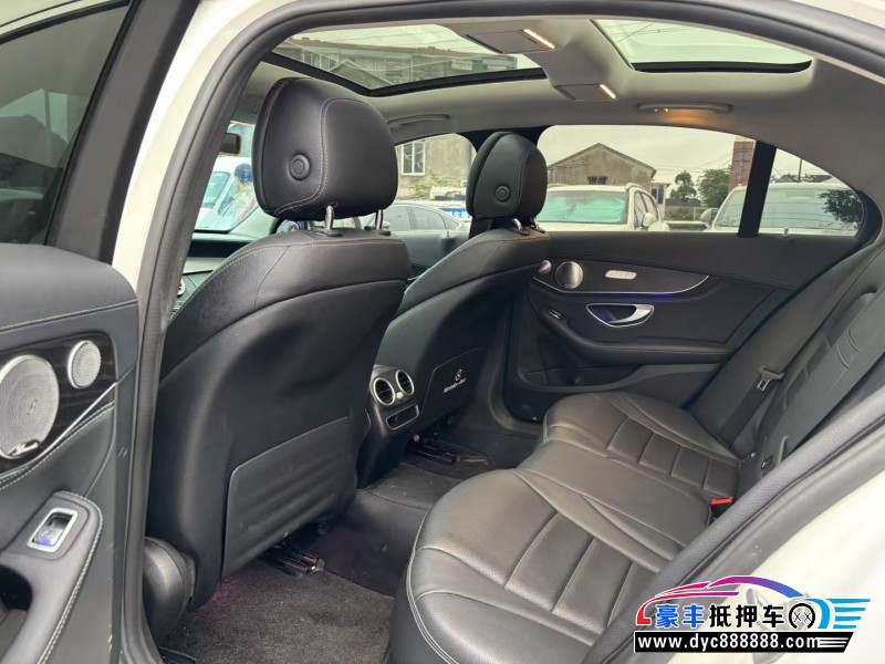 19年奔驰C轿车抵押车出售