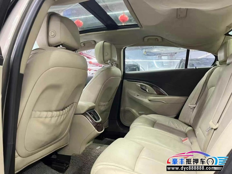 14年别克君越轿车抵押车出售