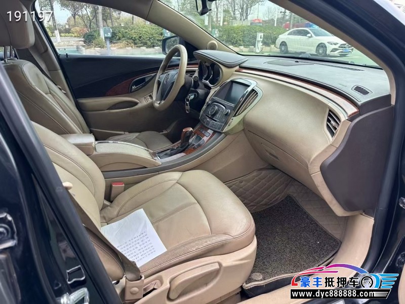 12年别克君越轿车抵押车出售