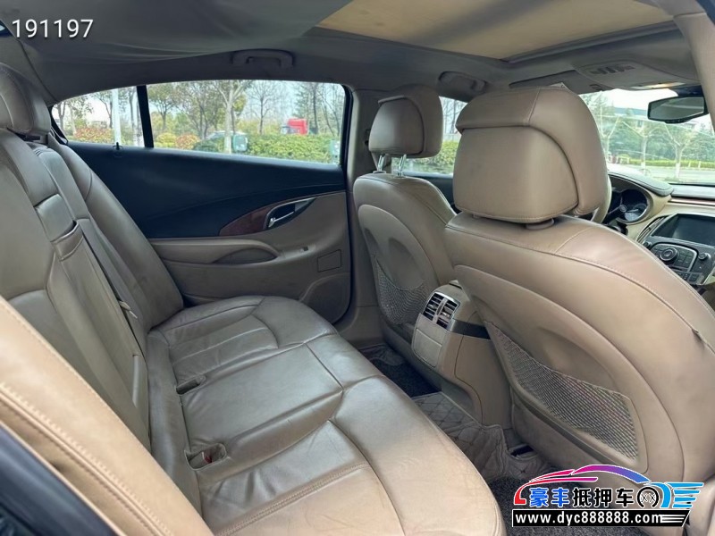 12年别克君越轿车抵押车出售