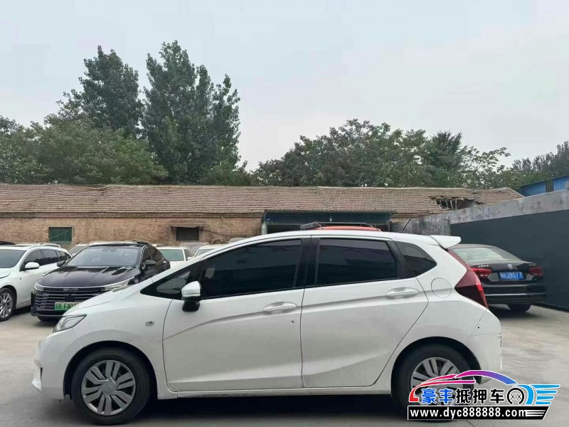 17年本田飞度轿车抵押车出售