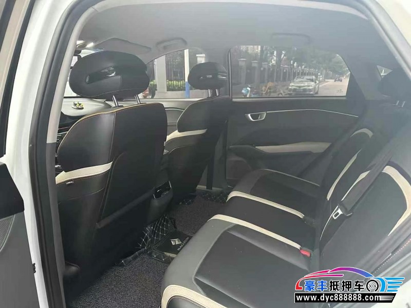 21年宝骏RC6轿车抵押车出售