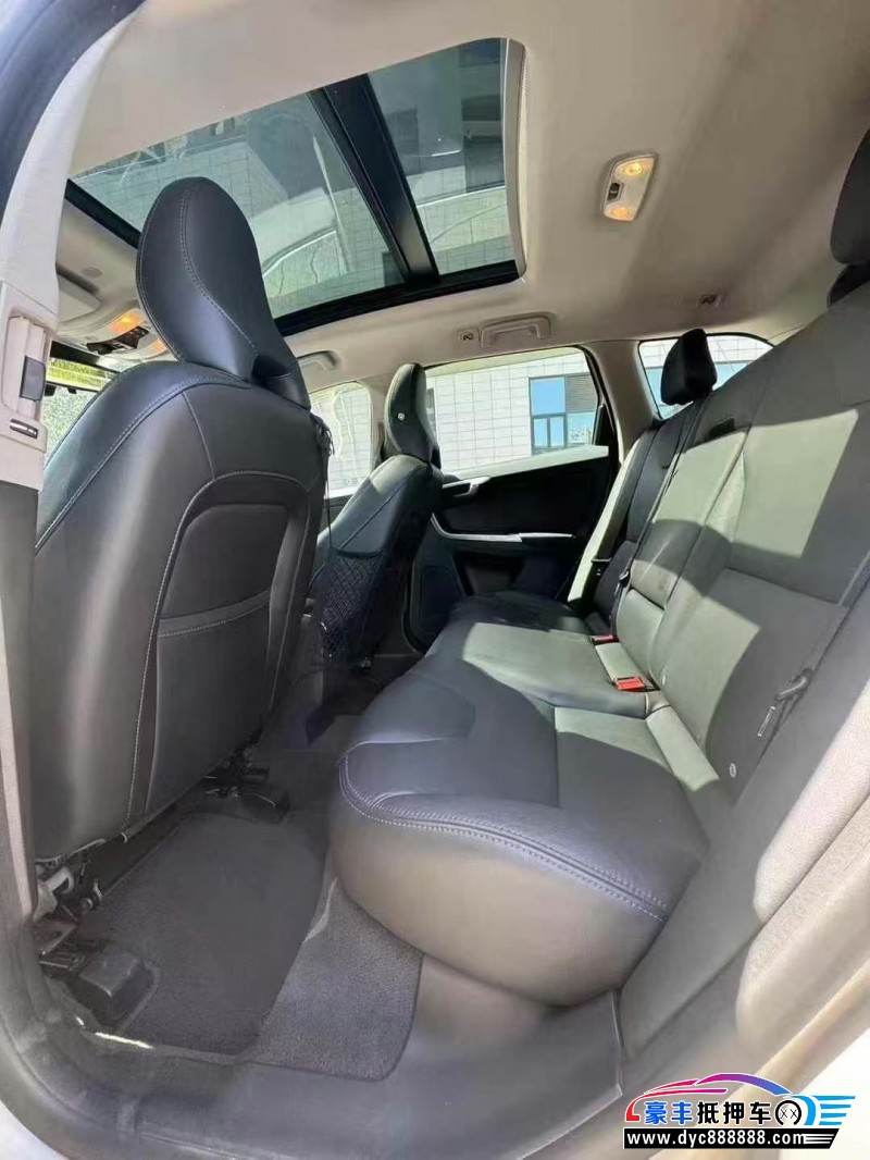 17年沃尔沃XC60轿车抵押车出售