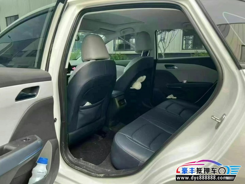 25年雪佛兰科鲁泽轿车抵押车出售