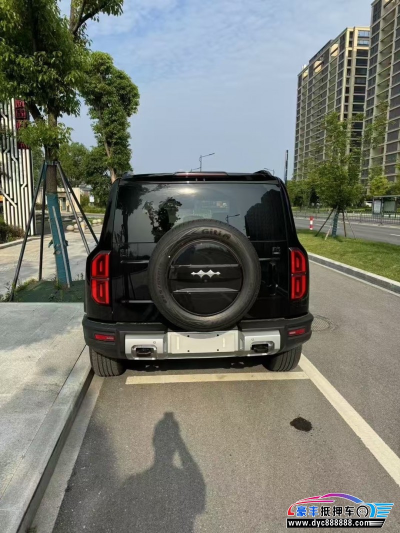 25年方程豹5轿车抵押车出售