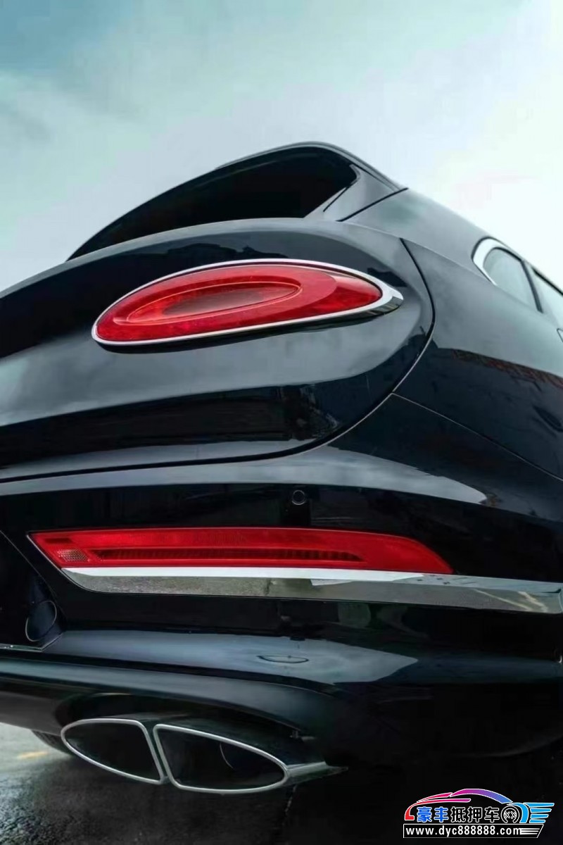 25年宾利添越轿车抵押车出售