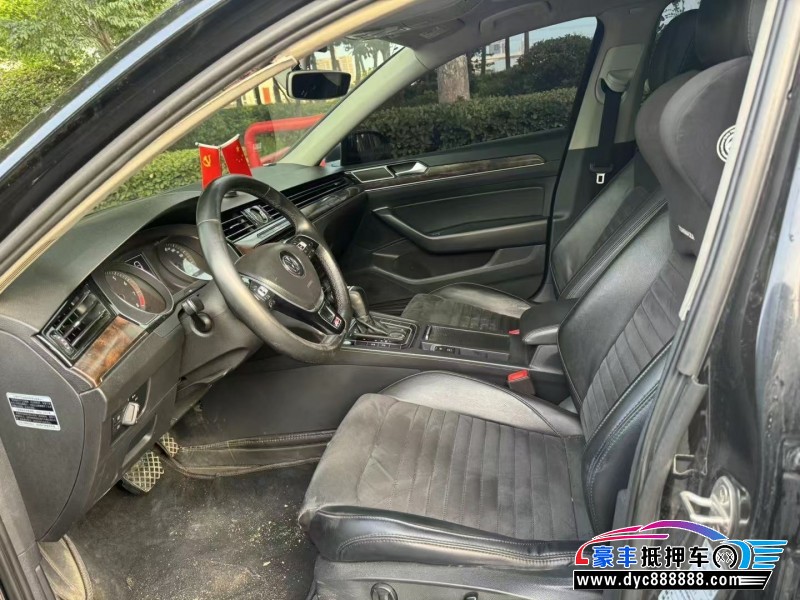 16年大众迈腾轿车抵押车出售