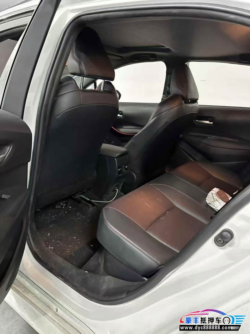 20年丰田雷凌轿车抵押车出售