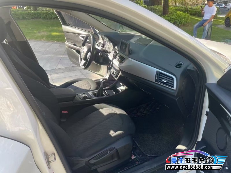 17年宝马1系轿车抵押车出售