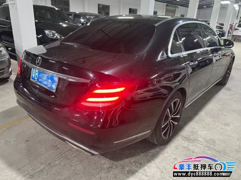 17年奔驰E轿车抵押车出售