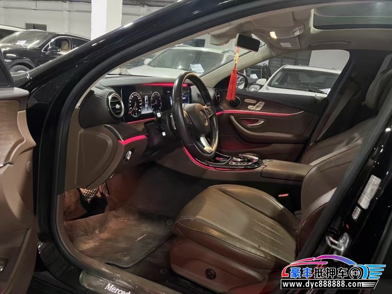 17年奔驰E轿车抵押车出售