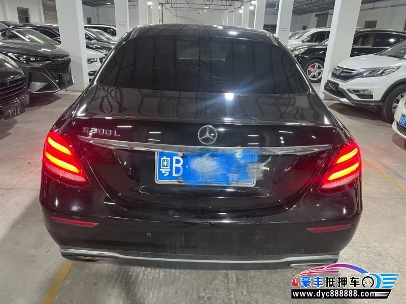 17年奔驰E轿车抵押车出售