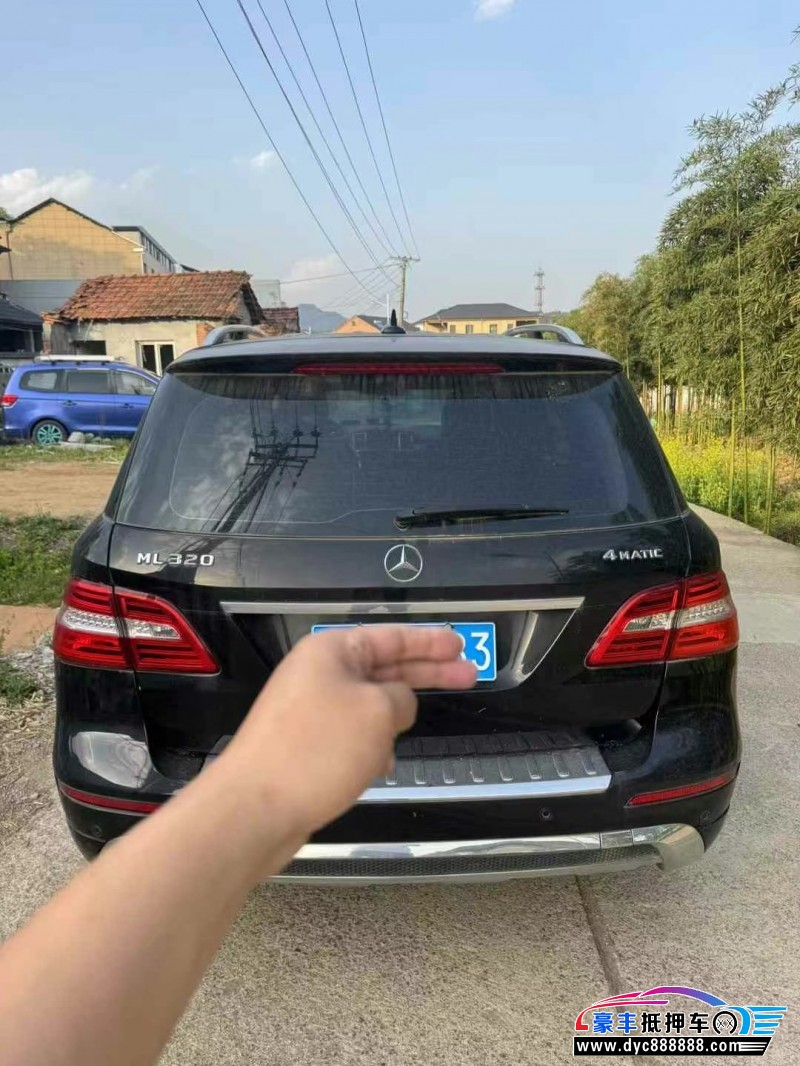 15年奔驰ML轿车抵押车出售