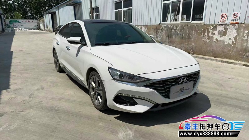 抵押车出售20年现代菲斯塔轿车