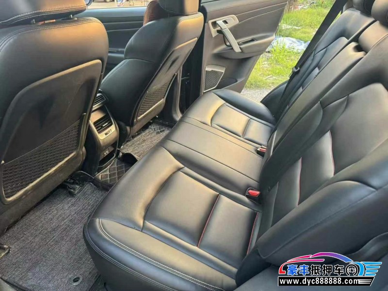 18年吉利博越轿车抵押车出售