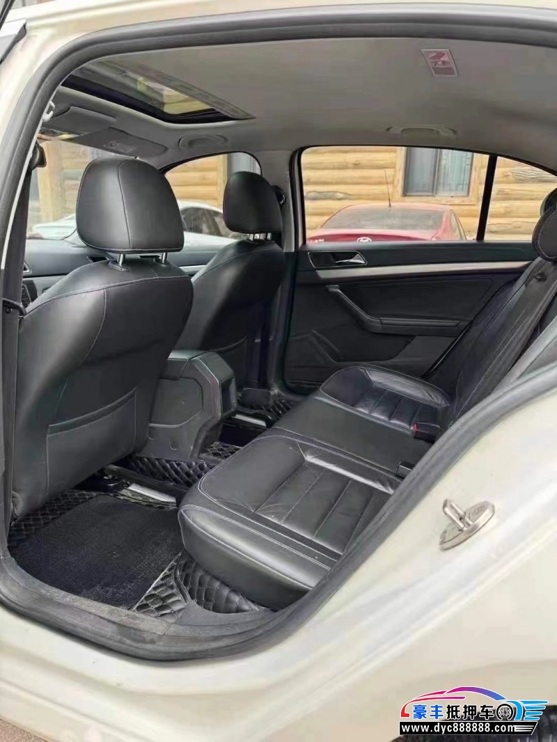 18年大众朗逸轿车抵押车出售