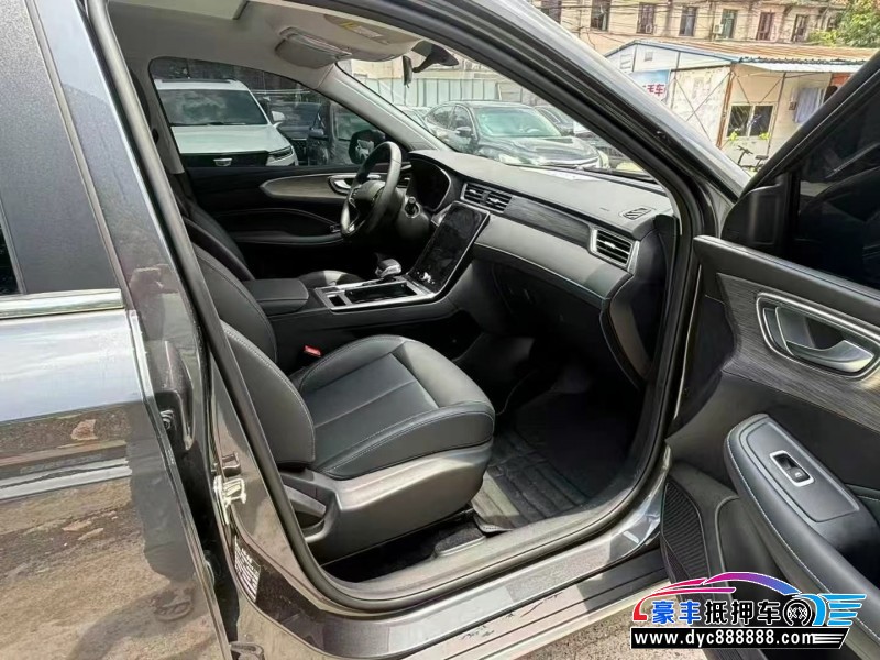 25年荣威RX5轿车抵押车出售