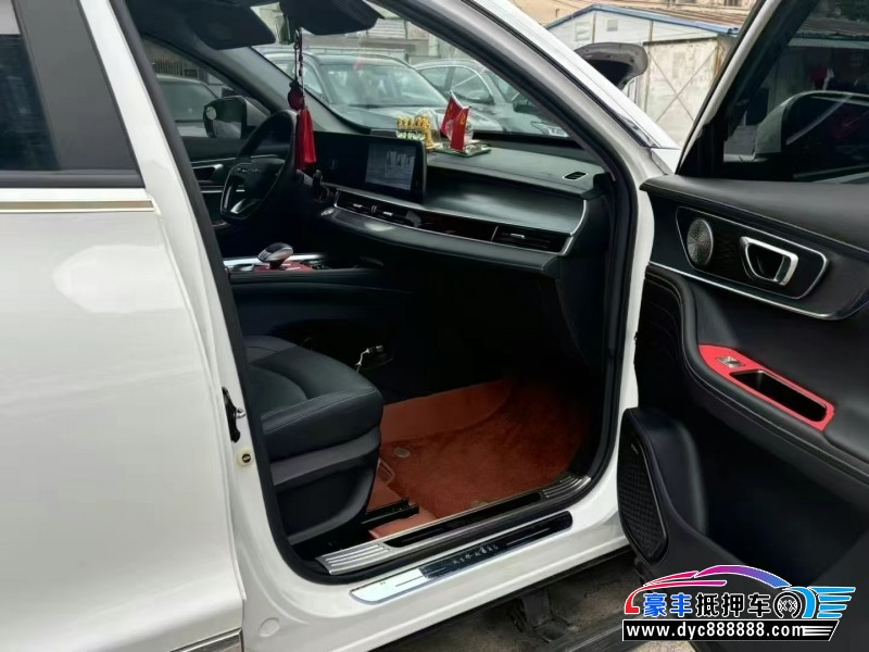 23年奇瑞瑞虎8轿车抵押车出售