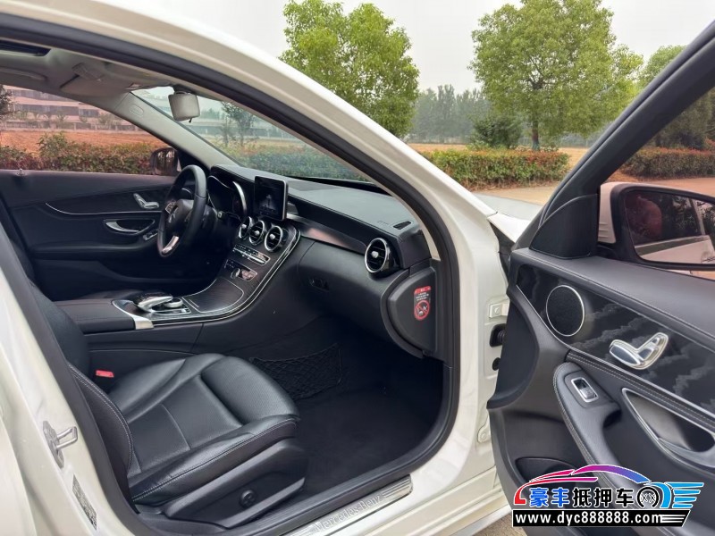 17年奔驰C轿车抵押车出售