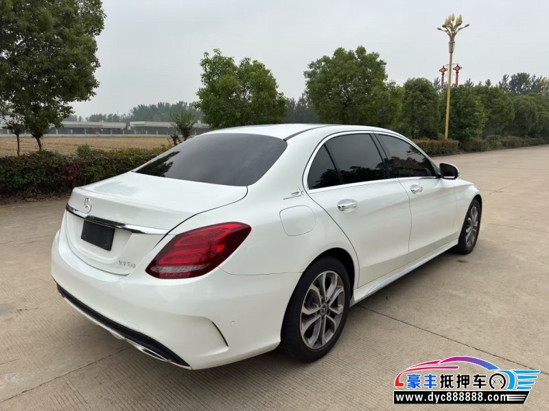 17年奔驰C轿车抵押车出售