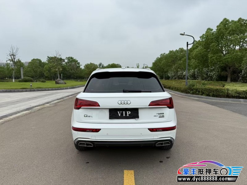 23年奥迪Q5轿车抵押车出售