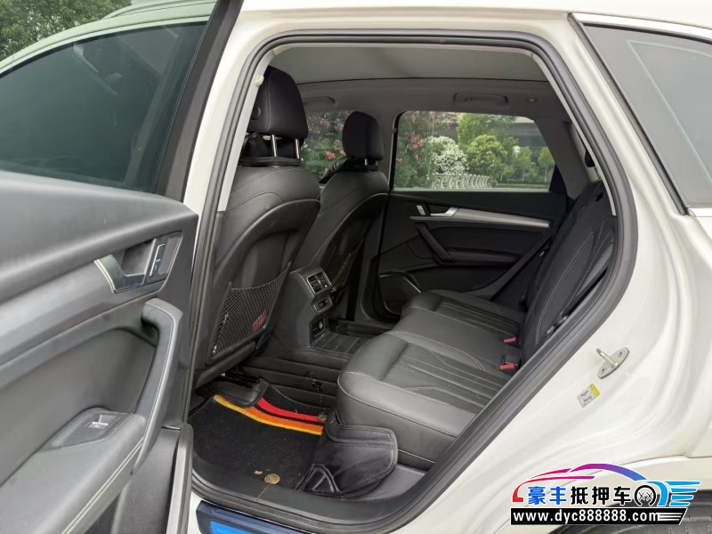 23年奥迪Q5轿车抵押车出售