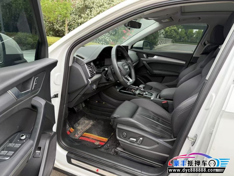 23年奥迪Q5轿车抵押车出售