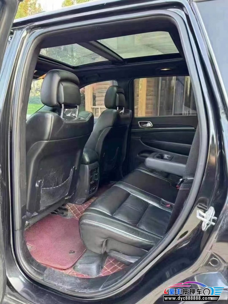 14年Jeep大切诺基轿车抵押车出售