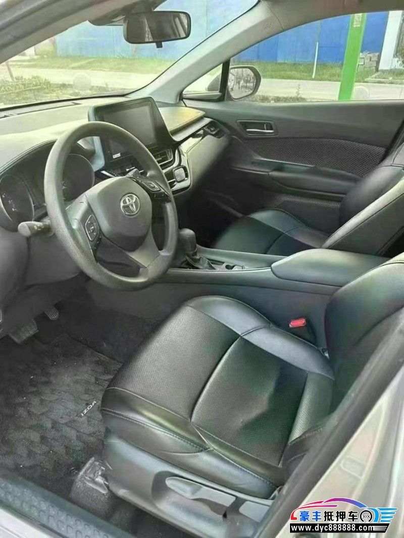 22年丰田C-HR轿车抵押车出售