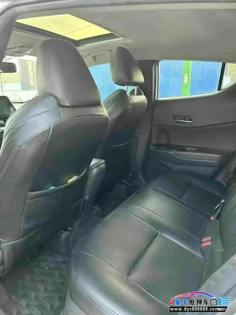 22年丰田C-HR轿车抵押车出售