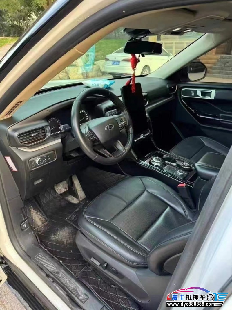 20年福特探险者轿车抵押车出售