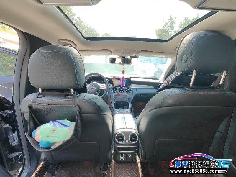 21年奔驰C轿车抵押车出售