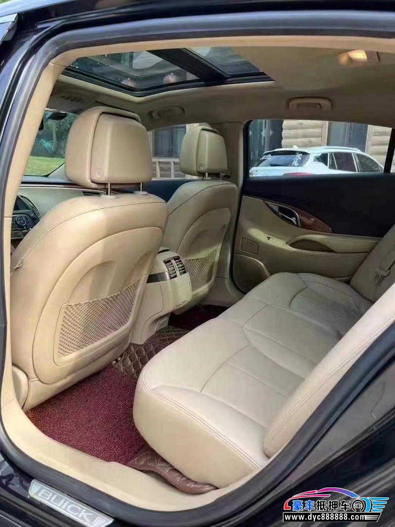 13年别克君越轿车抵押车出售