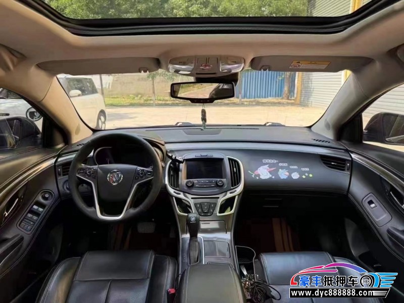 15年别克君越轿车抵押车出售