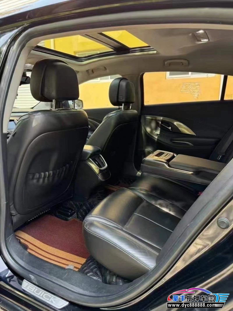 15年别克君越轿车抵押车出售