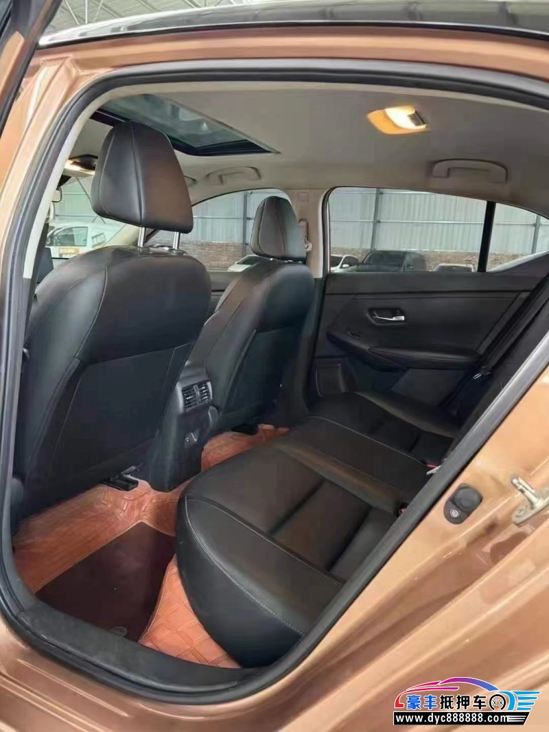 22年日产轩逸轿车抵押车出售