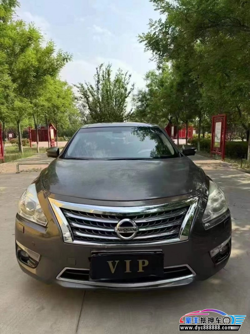 14年日产天籁轿车抵押车出售