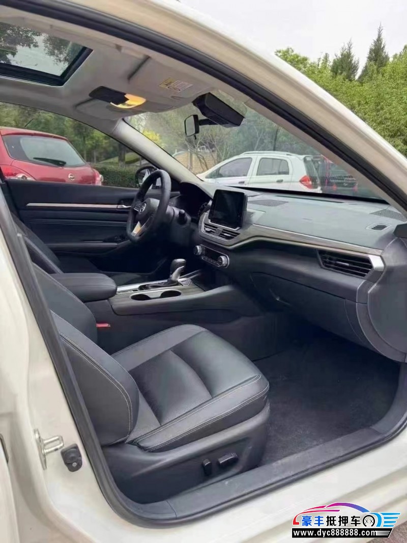 23年日产天籁轿车抵押车出售