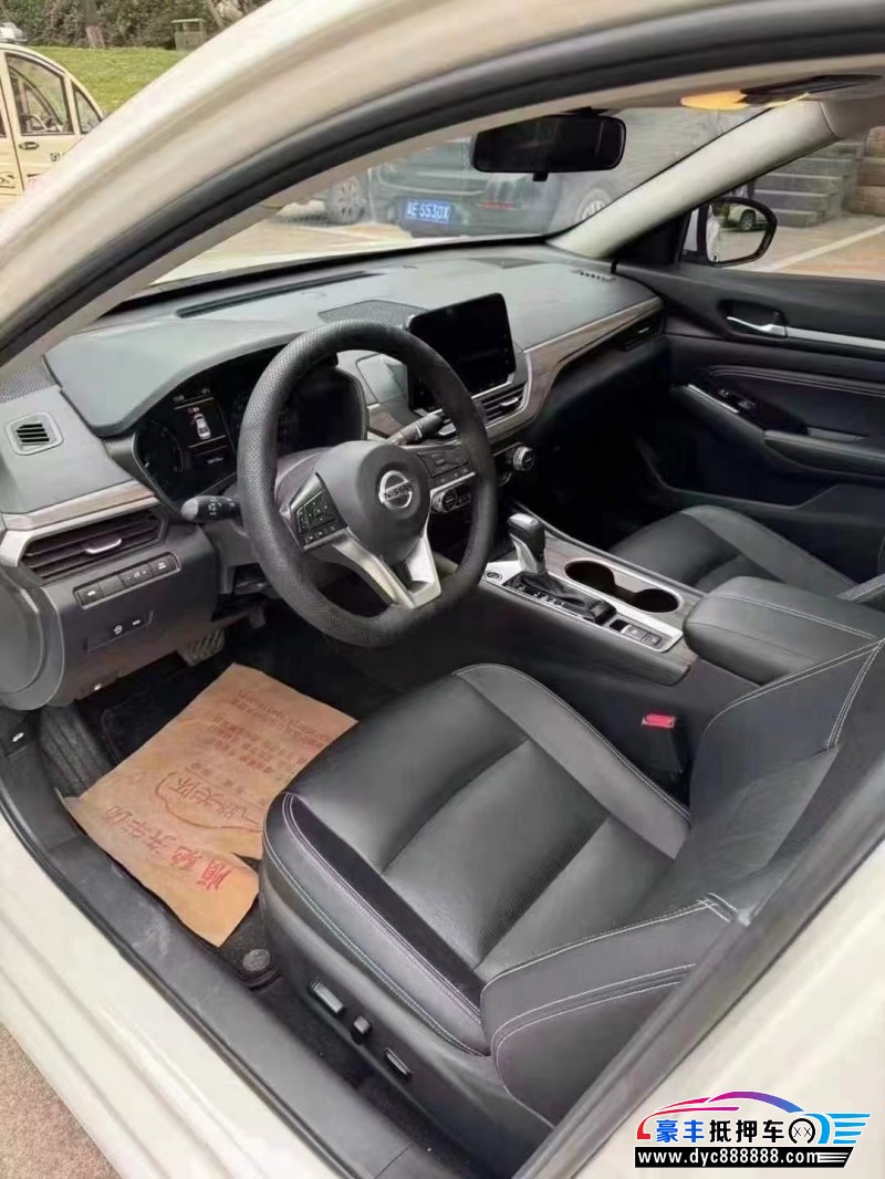 23年日产天籁轿车抵押车出售