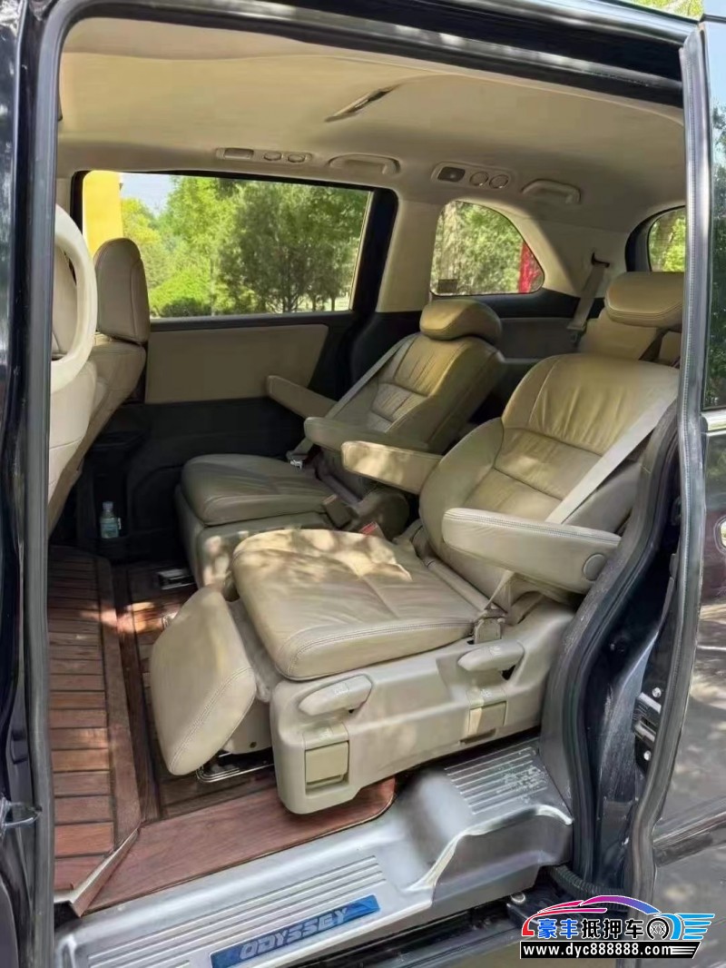 15年本田奥德赛轿车抵押车出售