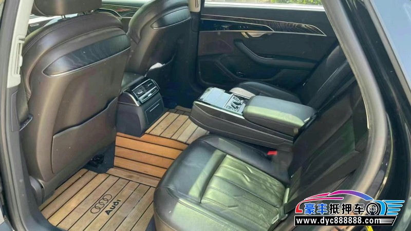19年奥迪A8L轿车抵押车出售