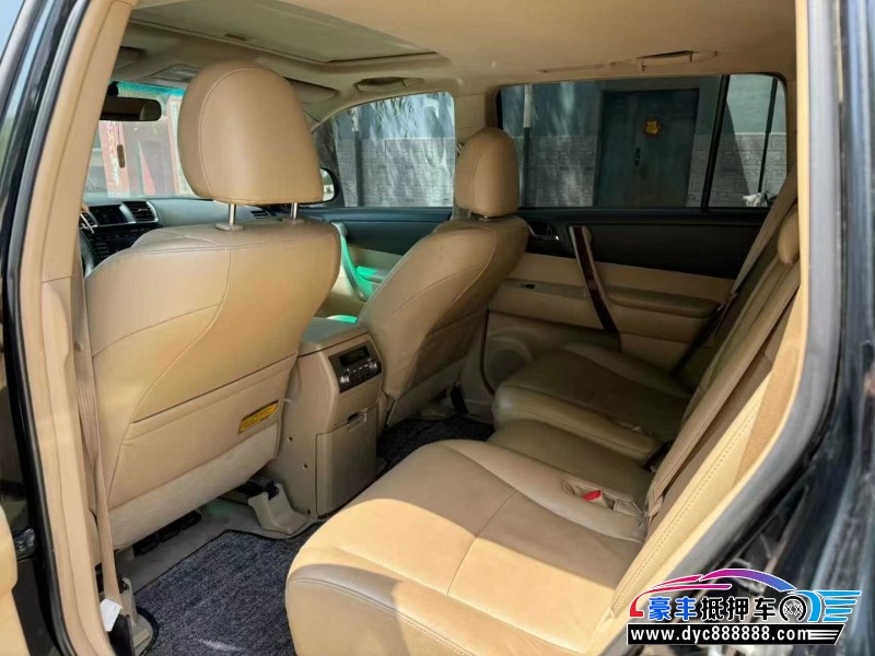 13年丰田汉兰达轿车抵押车出售